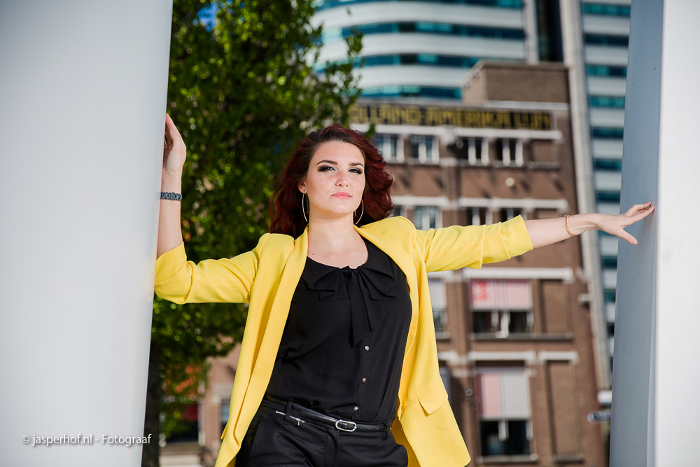Lifestyle portret fotoshoot in Rotterdam op de Kop van Zuid (2)